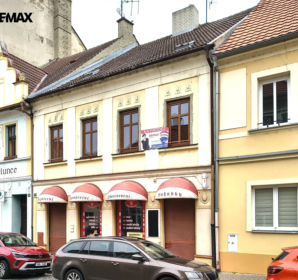 Prodej rodinného domu 289 m², pozemek 396 m²